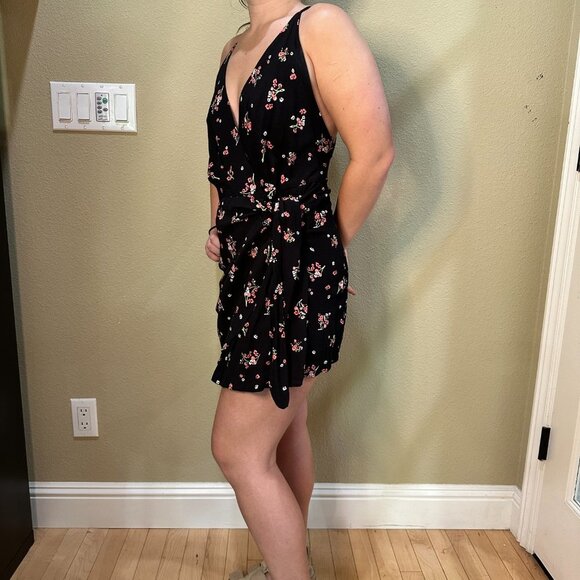 FREE PEOPLE Wrap Front Short Shorts Floral Romper Onesie - Size 2 - Picture 5 of 10